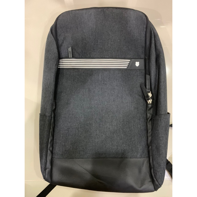 กระเป๋าเป้สะพายหลังยี่ห้อ KSwiss