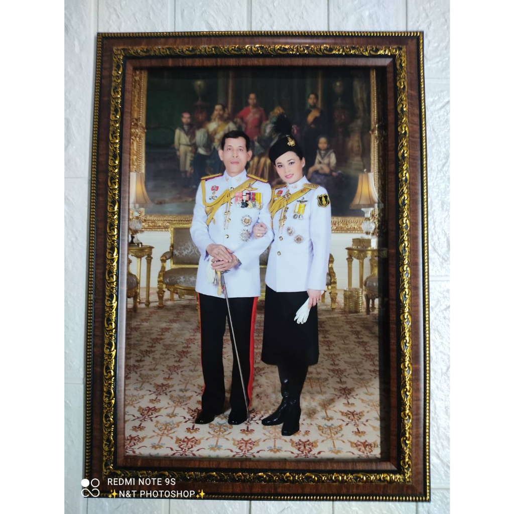 ร้านภาพมงคล888 ภาพ ร.10พร้อมราชินี ขนาด10×15นิ้ว ใส่กรอบทองอย่างดี ขนาดภาพ10×15นิ้ว ขนาดรวมกรอบ 13×18 นิ้ว ราคา ถูกที่สุด ดีลบีเคเค แกลเลอรีภาพที่ 7
