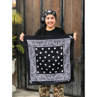 ผ้าลายลูกน้ำสีดำ ผืนใหญ่ Bandana 70 x 70 cm. ผูกเป็นเกาะอกได้ Jumbo Bandana