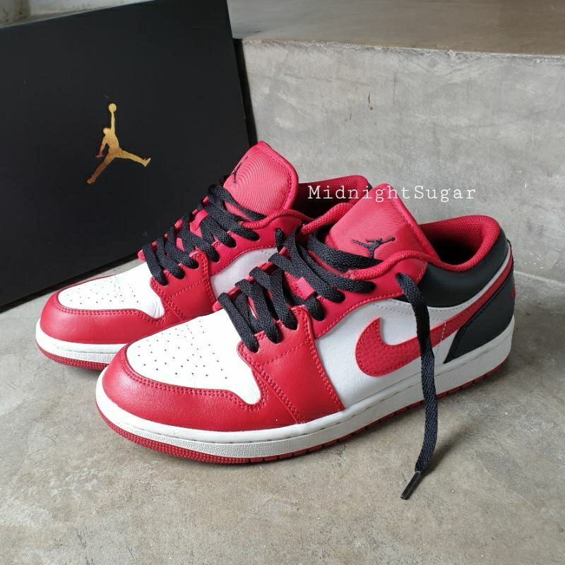 ของแท้💯 Nike Air Jordan 1 Low Bulls. Size 9 US / 27 CM มือสอง รองเท้าผ้าใบ