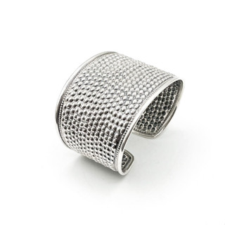 กำไลลายเกล็ดงู กำไลเงินแท้ตอกลาย กำไลผู้หญิงเงินแท้ 925 : 925 Sterling Silver Bangle [GSPP0195W]