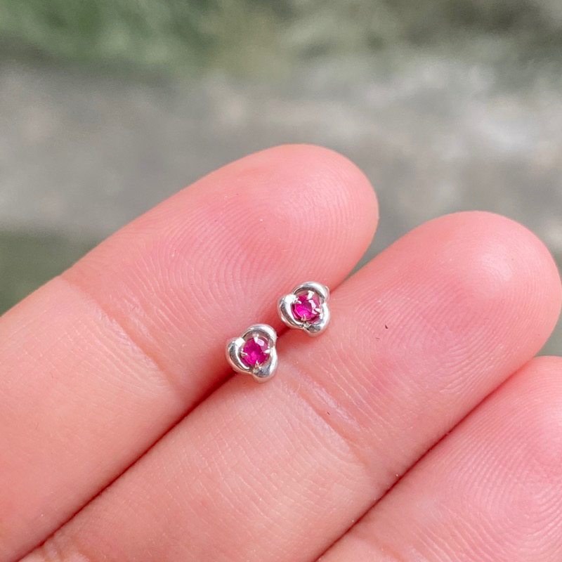 ต่างหูก้านเสียบทองคำขาวK14wg. ประดับพลอยทับทิมสวยน่ารัก รับประกันแท้