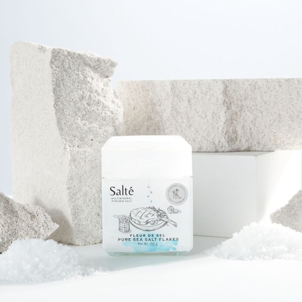 เกล็ดดอกเกลือทะเลบริโภคไม่เสริมไอโอดีน ตรา Salté รูปแบบกระปุก ขนาด 150 กรัม