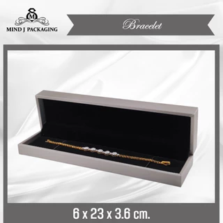 กล่องเครื่องประดับครบเซตสีเงินด้านในสีดำ หนังลายผ้าไหมด้านในกำมะหยี่สีดำ
