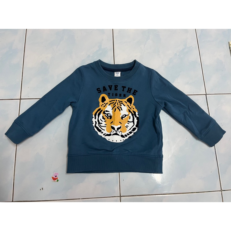 เสื้อกันหนาวเด็ก AllZ  2-3 y มือสอง ไม่ค่อยได้ใส่ ใส่ประมาณ 1-2 ครั้ง
