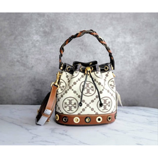 🍀🍀 Tory burch T Monogram Grommet Bucket Bag 138907