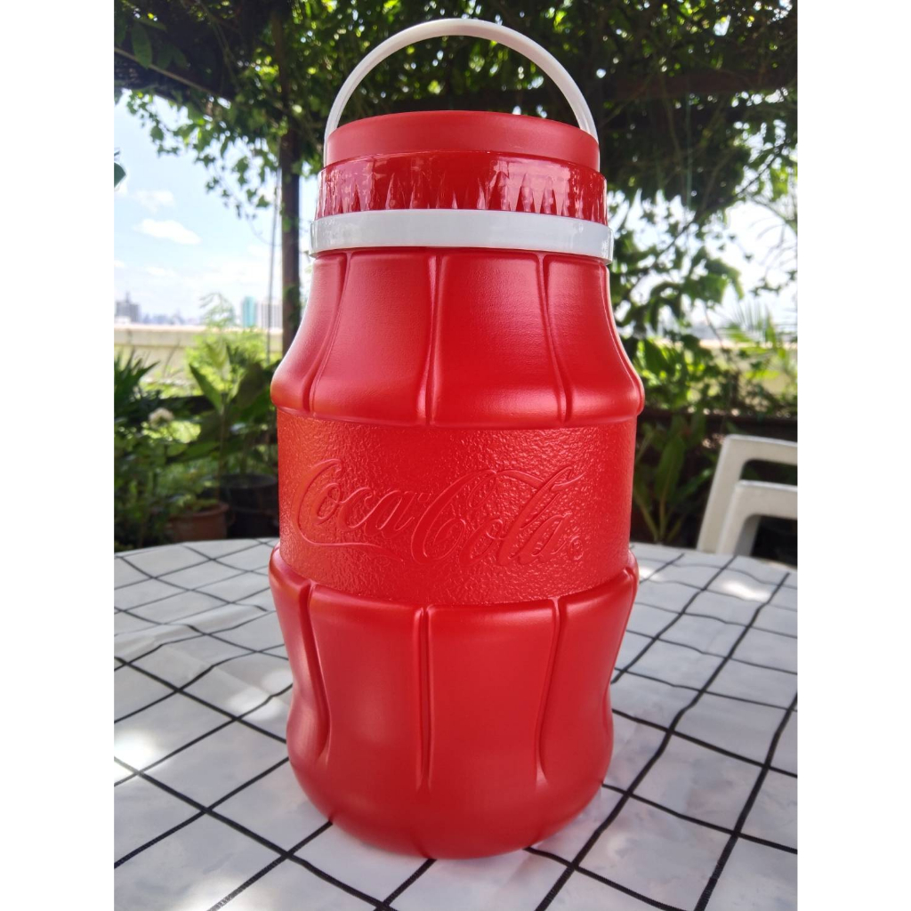 [[ พร้อมส่ง]] กระติกน้ำโค๊ก coke สินค้าพรีเมี่ยม ความจุ 1.2 ลิตร ใช้งานสะดวก มีหูหิ้ว ของสะสม