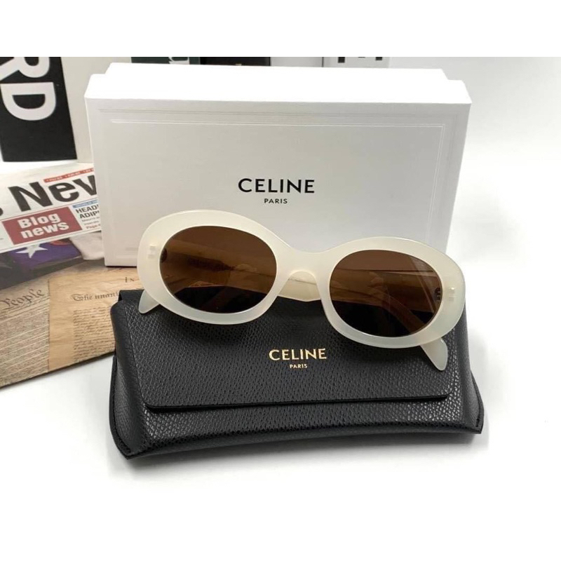 แว่นกันแดด Celine รุ่น CL40194U  ทรงกลมมน สีขาว เลนส์สีน้ำตาลมาพร้อมโลโก้ใหม่