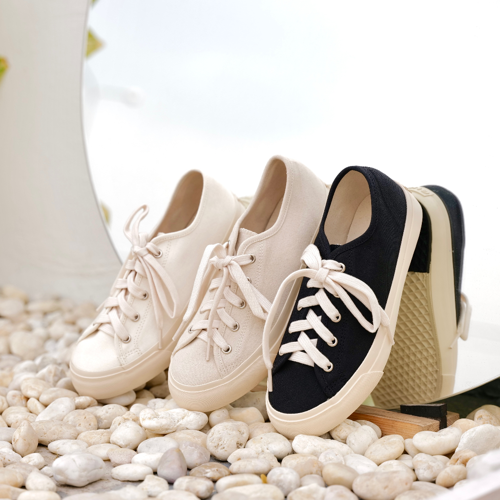 BIKK - รองเท้าผ้าใบ รุ่น "Moon" Canvas Sneakers Size 36-45
