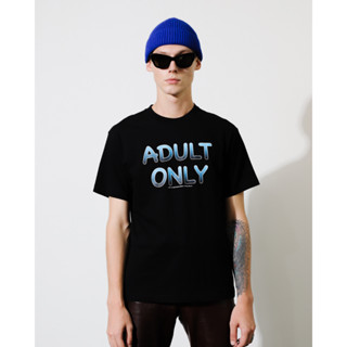 "ADULT ONLY" T by GREYHOUND (เสื้อยืดคอกลมทรงสลิม)