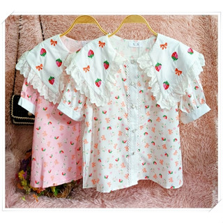 เสื้อคอบัวระบายลูกไม้ปักโบว์สตอ แขนสั้น กระดุมหัวใจ