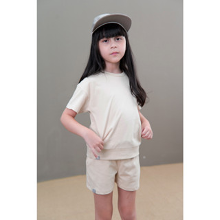 QueenCows Kids ชุดเซ็ตเสื้อแขนสั้น Gris JS Set (Cream)