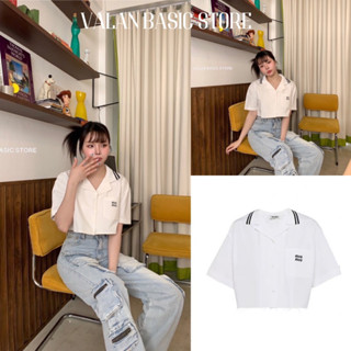 𝑁𝑒𝑤 𝐶𝑜𝑙𝑙𝑒𝑐𝑡𝑖𝑜𝑛 ✨ “Miu Crop Polo Shirt” เสื้อเชิ้ตทรงครอป งานปักโลโก้นูน ดีเทลคอปกโปโลทอเส้นคู่ น่ารักมาก Valen