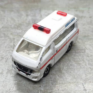 Tomica โมเดล รถเหล็กโทมิก้า NISSAN  AMBULANCE No.13 S=1/69