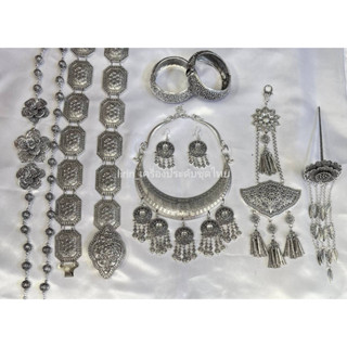 ชุด​เซ็ต​เครื่อง​ประดับ​ชุด​ไทย​สีรมดำ