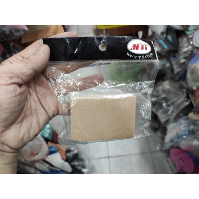 ฟองน้ำเกลี่ยรองพื้น mti มี4 ชิ้น