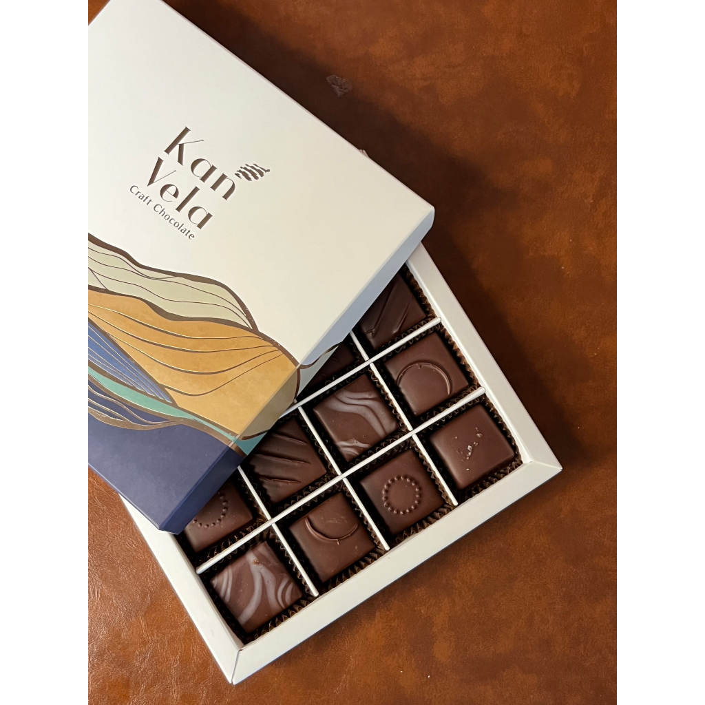 บงบงช็อกโกแลตสอดไส้พาลีน กล่อง 16 ชิ้น (Bonbons Chocolate Praline) ตรากานเวลา