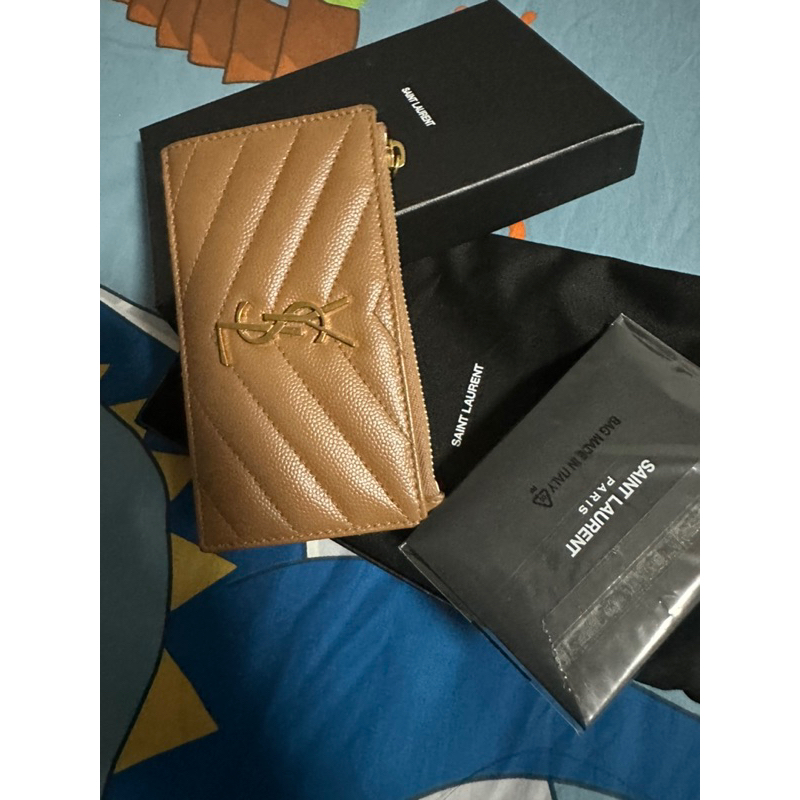 กระเป๋า saintlaurent