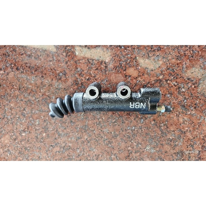 ปั้มคลัทช์ล่าง forklift toyota 5fd10-30/ tcm z3