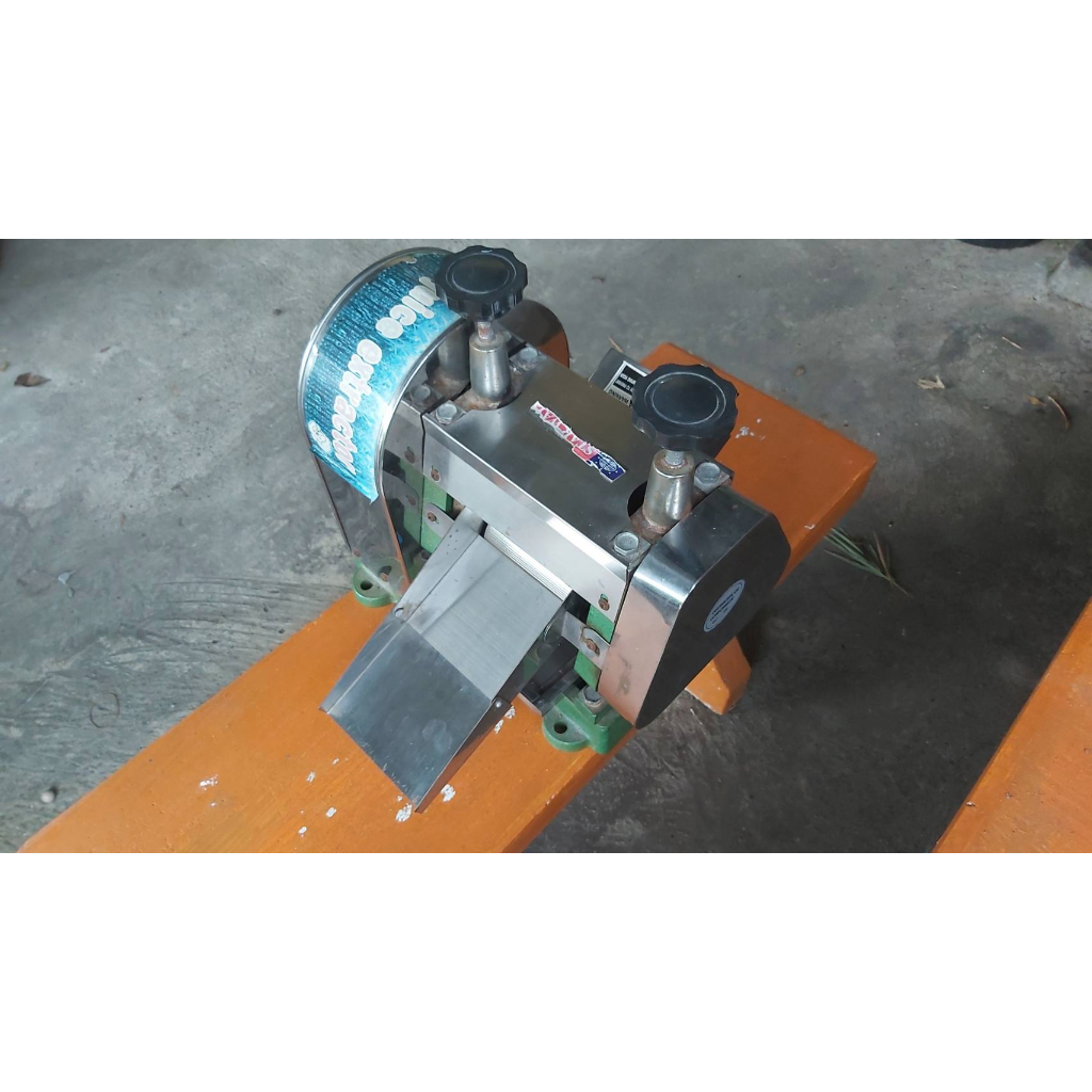 เครื่องคั้นน้ำอ้อยเครื่องคั้นอ้อย เครื่องบีบน้ำอ้อย หัวคั้นอ้อย มือสอง