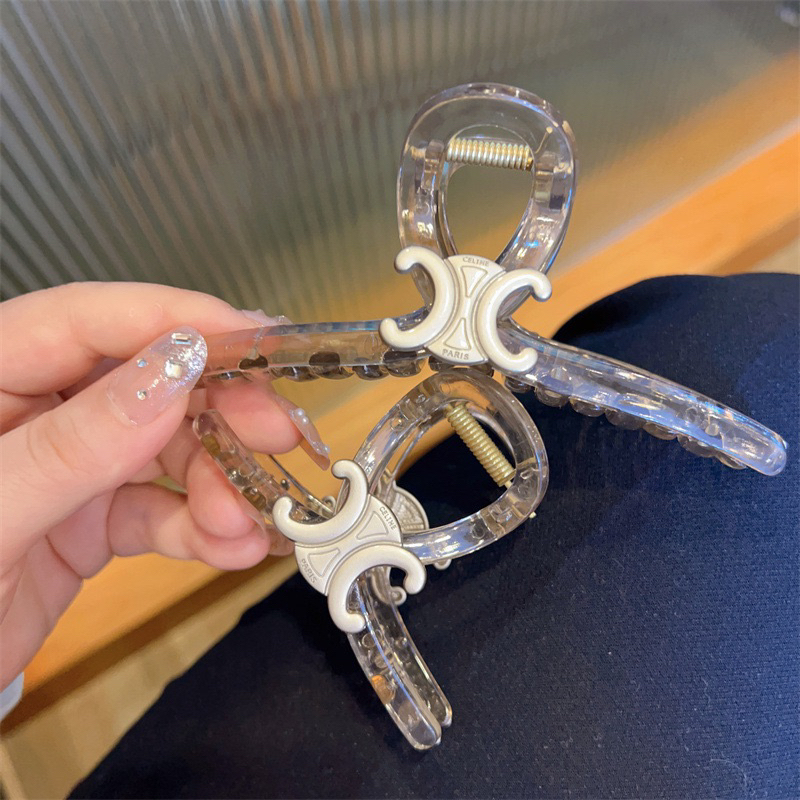 ที่หนับceline กิณฟหนีบผมceline ผมกิ๊บติดผม รูปปลาฉลาม ขนาดใหญ่ ระดับไฮเอนด์ สีหวาน