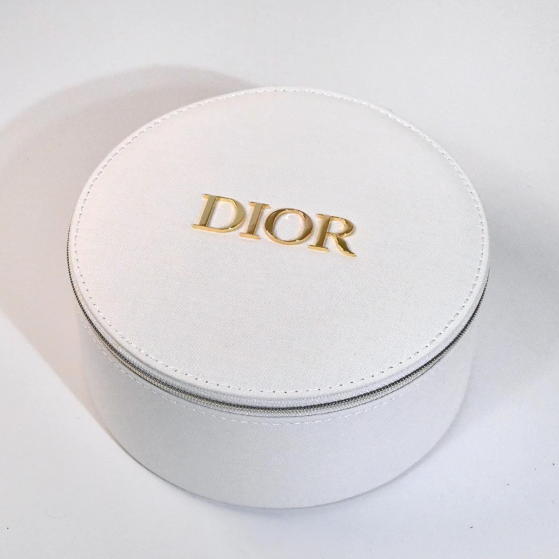 (New/แท้💯) กระเป๋าเครื่องสำอางค์ Dior สีขาวหม่น ทรงกลมขนมเค้ก มีกล่อง ป้ายไทย