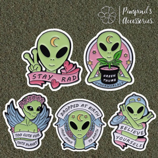 ʕ •ᴥ•ʔ ✿ พร้อมส่ง : เข็มกลัดเซ็ทเอเลี่ยน มนุษย์ต่างดาวสีเขียว | Green Alien Enamel Brooch Pin Set.