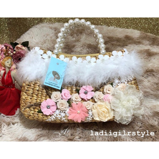 [พร้อมส่ง] กระเป๋าสานผักตบชวา แต่งด้วยขนมิ้ง สายกระเป๋ามุก งาน Handmade ค่ะ