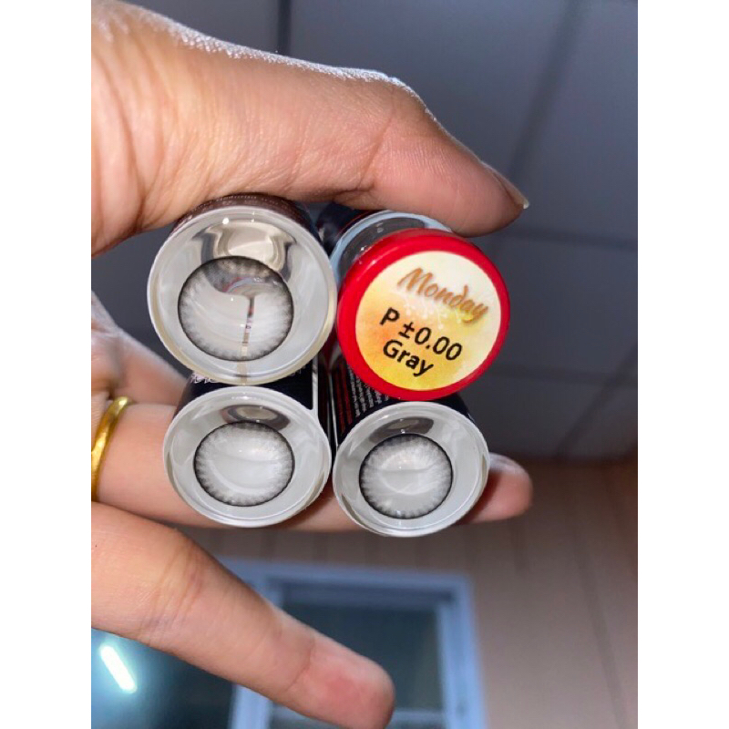 คอนแทคเลนส์ ลายmonday ลายฮิตในtiktok