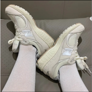 New Balance NB 2002R off-white ของแท้ 100 % sneakers Running shoes style man Woman