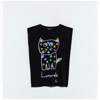 แท้ 💯% Used Zara Artistic Lunareta Cat Lover Graphic size M เสื้อยืดแบรนด์ สีดำ ลายแมว ดีไซน์น่ารักมาก แขนกุด เสริมไหล่