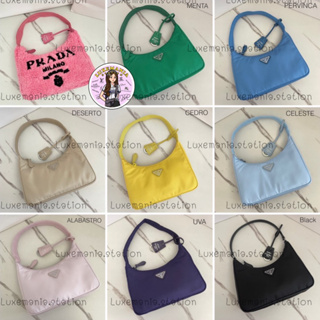 👜: New!! Prada Hobo Re-edition 2000 หูผ้า ‼️ก่อนกดสั่งรบกวนทักมาเช็คสต๊อคก่อนนะคะ‼️