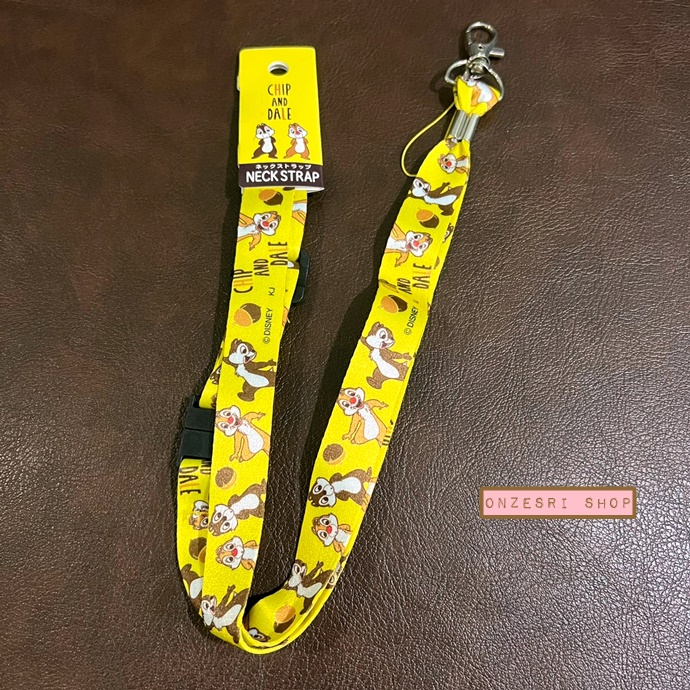 สายคล้องคอ/บัตร มีที่ห้อยมือถือตรงปลาย ลาย Chip & Dale สีเหลือง ขนาดสาย 88 x 1.8 ซม.