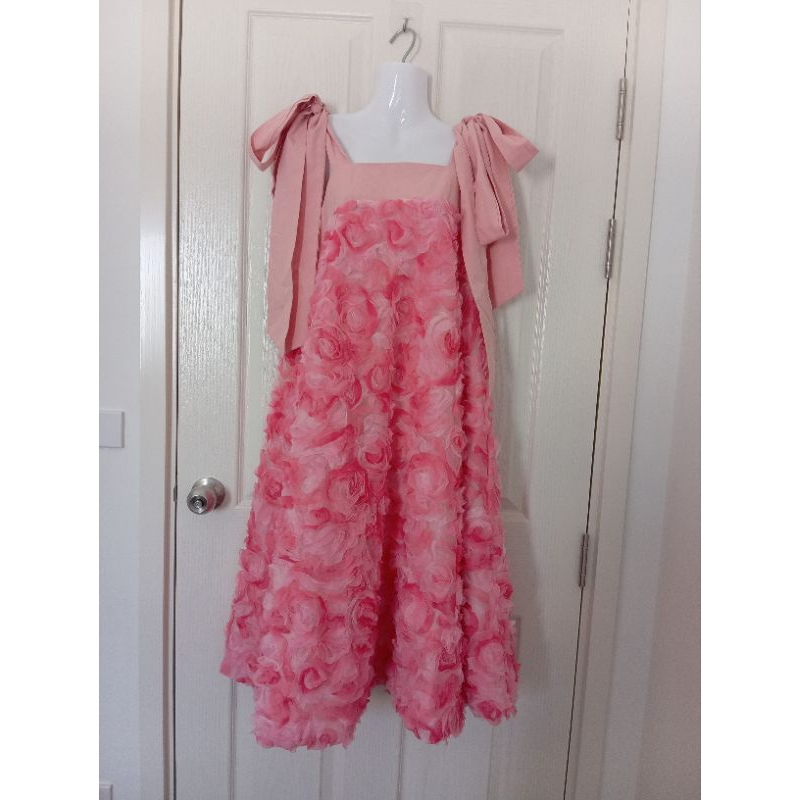 เดรสผูกไหล่ดอกกุหลาบ3Dงานป้าย/เดรสมือสอง