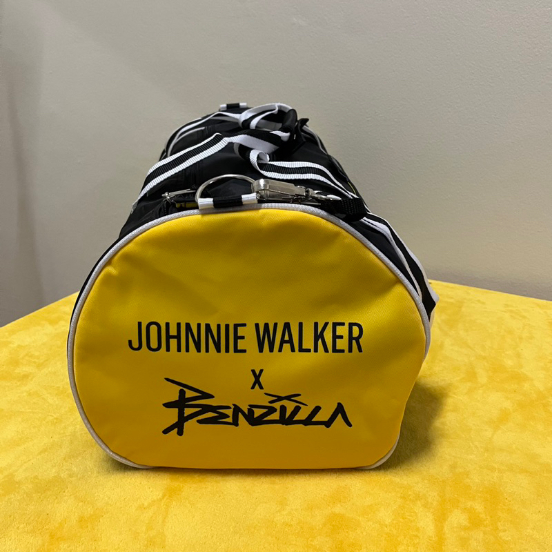 กระเป๋าเดินทาง Johnie walker x Benzilla
