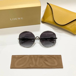 LOEWE ANAGRAM ROUND LENS SUNGLASSES IN BLACK แว่นกันแดดแบรนด์โลเอเว่ เลนส์ไล่สีสีดำ กันแดด uv400