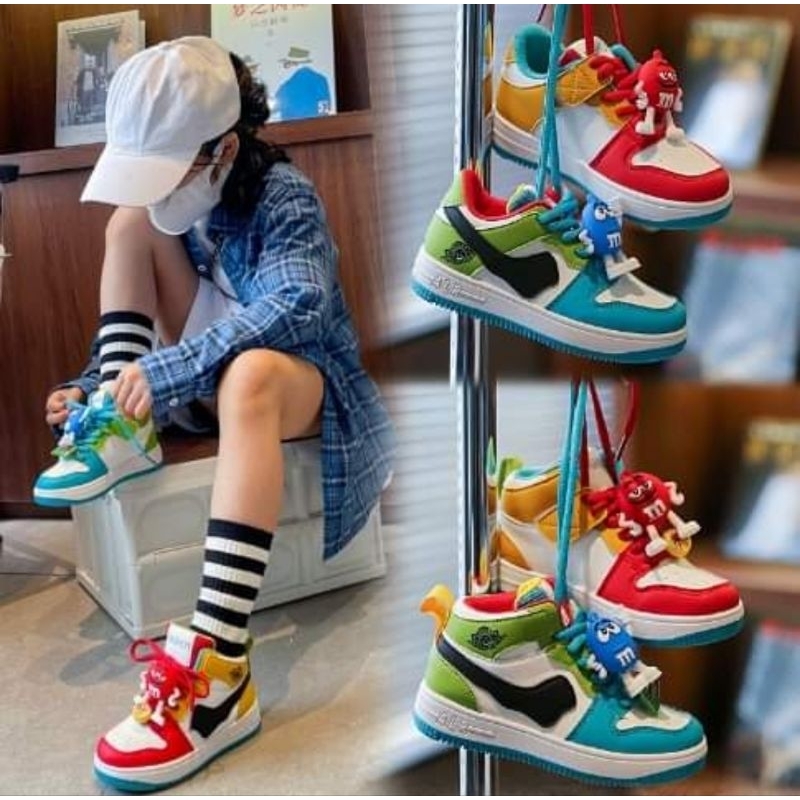 พร้อมส่ง // รองเท้าผ้าใบหุ้มข้อสำหรับเด็ก ใส่สบาย ลายการ์ตูน