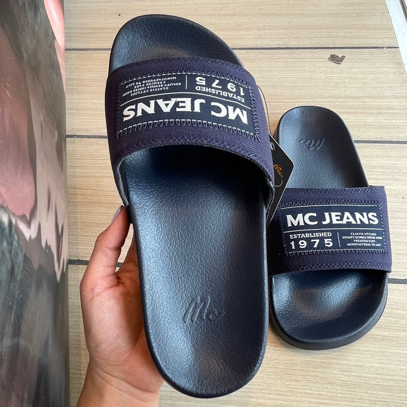 พร้อมส่ง McJeansรองเท้าแตะสวมรุ่นใหม่ พื้นนุ่ม น้ำหนักเบา ใส่สบาย แถมถุงช็อป