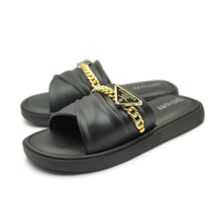 Gpatt : Golden Triangle Sandals รองเท้าแตะแบบสวมแฟชั่นประดับโซ่ลายสามเหลี่ยม Fashion นุ่มสบาย รองเท้าแฟชั่นสไตล์มินิมอล