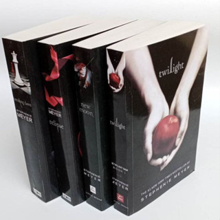 หนังสือนิยายชุด The Twilight Saga 4 เล่ม Twlight / New Moon /Eclipse/Breaking Dawn