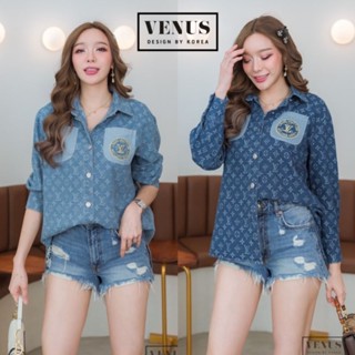 📌LV Shirt Jeans เสื้อเชิ๊ตผ้ายีนเนื้อดี คอลายตามแบบฉบับแบรนด์ดัง แต่งกระเป๋าปัก งานสวยมากๆนะคะ เนื้อผ้ายีนคุณภาพดีคะ