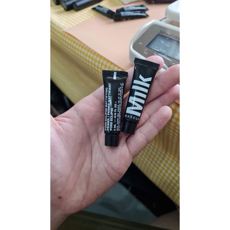 MILK MAKEUP Pore Eclipse Mattifying + Blurring Makeup Primer 4 ml