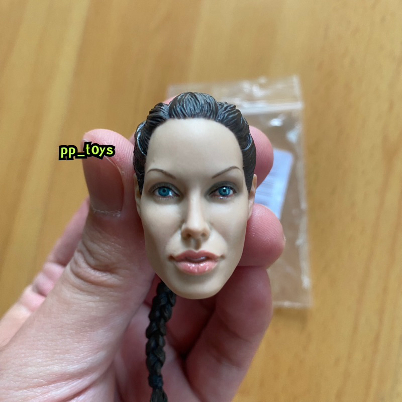 Angelina Jolie Tomb Raider 2001 head sculpt 1:6