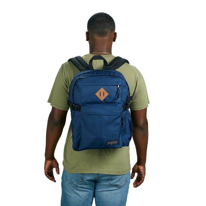 JanSport รุ่น MAIN CAMPUS - กระเป๋าสะพายหลังใส่ Laptop ได้ 15 นิ้ว JS0A4QUL มีช่องใส่ขวดน้ำ จุได้ถึง 32 ลิตร