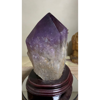 อเมทิสต์ (Amethyst) รูปทรง cystal point 3.3 kg พร้อมฐานไม้