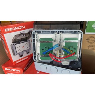 Bewon กล่องเต้าเสียบปลั๊กไฟฟ้ากันน้ำกันฝุ่น BEWON IP66 WATER PROOF BOX OUTDOOR IP66 BW-ID4S (4ที่