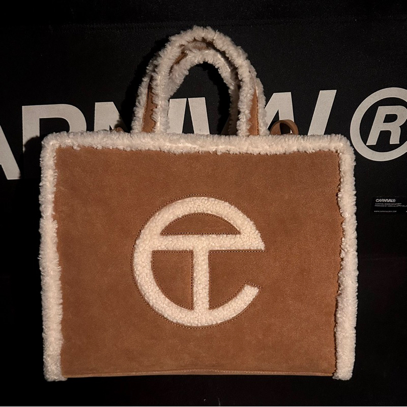 Telfar x Ugg ((ของแท้💯 พร้อมส่ง ไม่ต้องรอพรี))