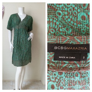 BCBG MAXAZRIA เดรสผ้าทอดิ้นทอง สีเขียว Size 2 รอบอก 36 นิ้วค่ะ