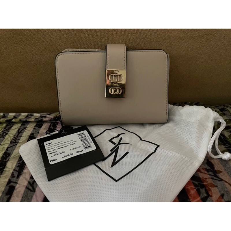 LYN กระเป๋าสตางค์ใบกลาง แท้ 💯%