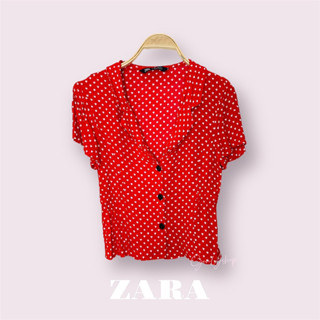 [ส่งต่อ] ZARA แท้💯 top เสื้อคอปก กระดุมหน้า ลายหัวใจเล็ก (สีแดง)